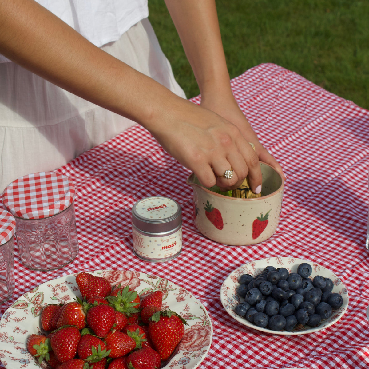 Mosi matcha x The Clay Shaper - Strawberry Chawan